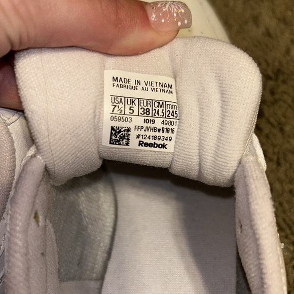 White Reebok - Picture 3 of 4